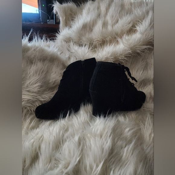 Booties - Picture 3 of 6